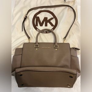 Michael Kors Luxury Leather Purse